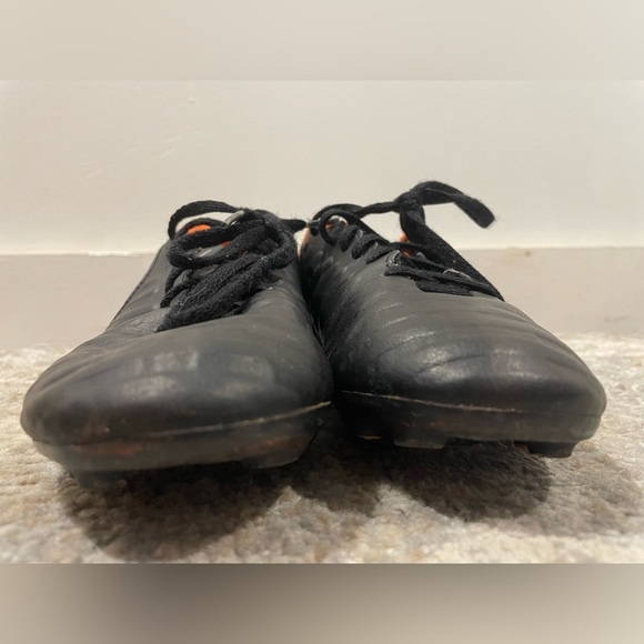 Nike Youth Tiempo Legend 7 Pro FG AH7241-080 Soccer Cleats Black Orange Size 4Y - Picture 4 of 13